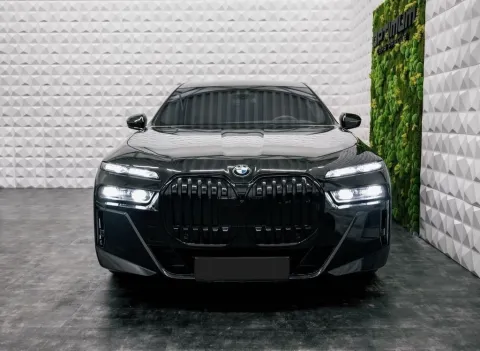 BMW 740