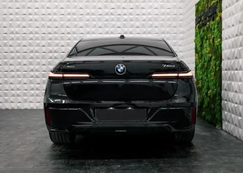 BMW 740 — poza 2