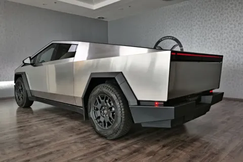 Tesla Cybertruck — poza 3