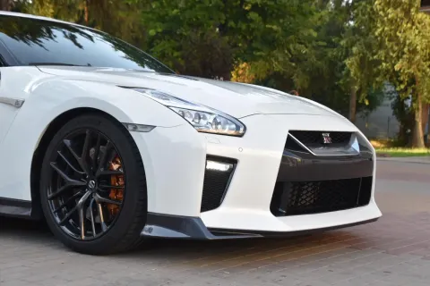 Nissan Gt-R — poza 3
