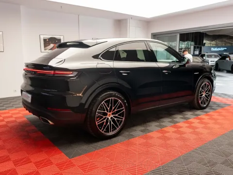 Porsche Cayenne — poza 2