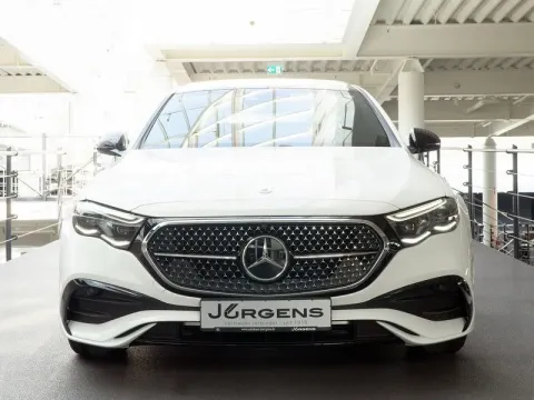 Mercedes-Benz E 220 — poza 3