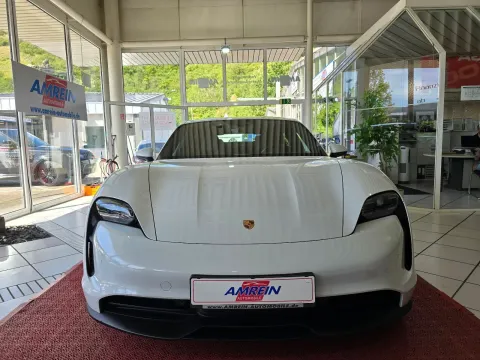 Porsche Taycan — poza 2