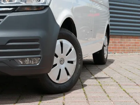 Volkswagen T6 Caravelle — poza 3