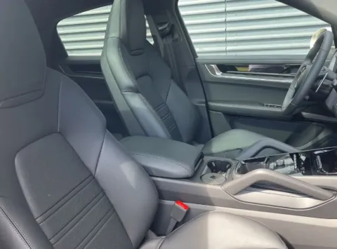 Porsche Cayenne — poza 2