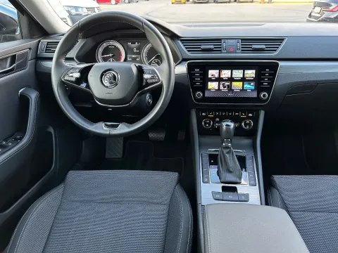 Skoda Superb — poza 3