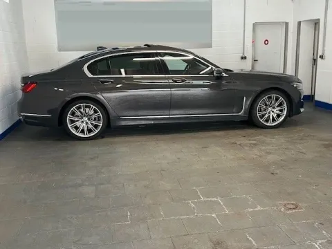 BMW 745 — poza 3