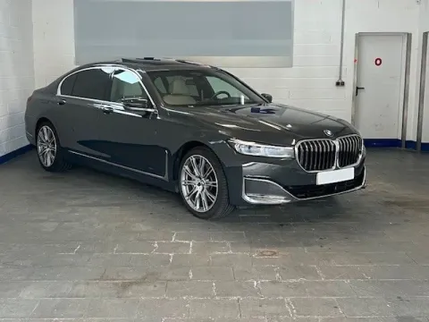 BMW 745