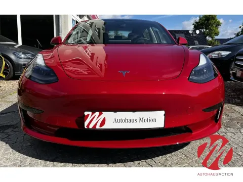 Tesla Model 3 — poza 3