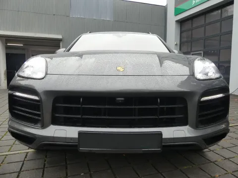Porsche Cayenne — poza 2